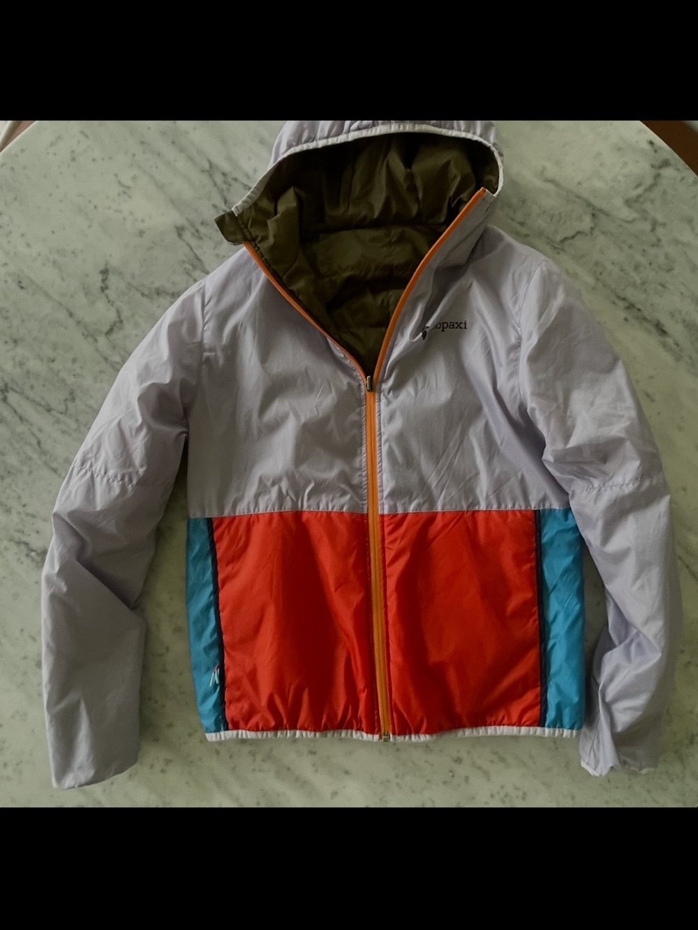 Cotopaxi Teca Calido REVERSIBLE light weight puffer hooded jacket. Olive. - Picture 7 of 14